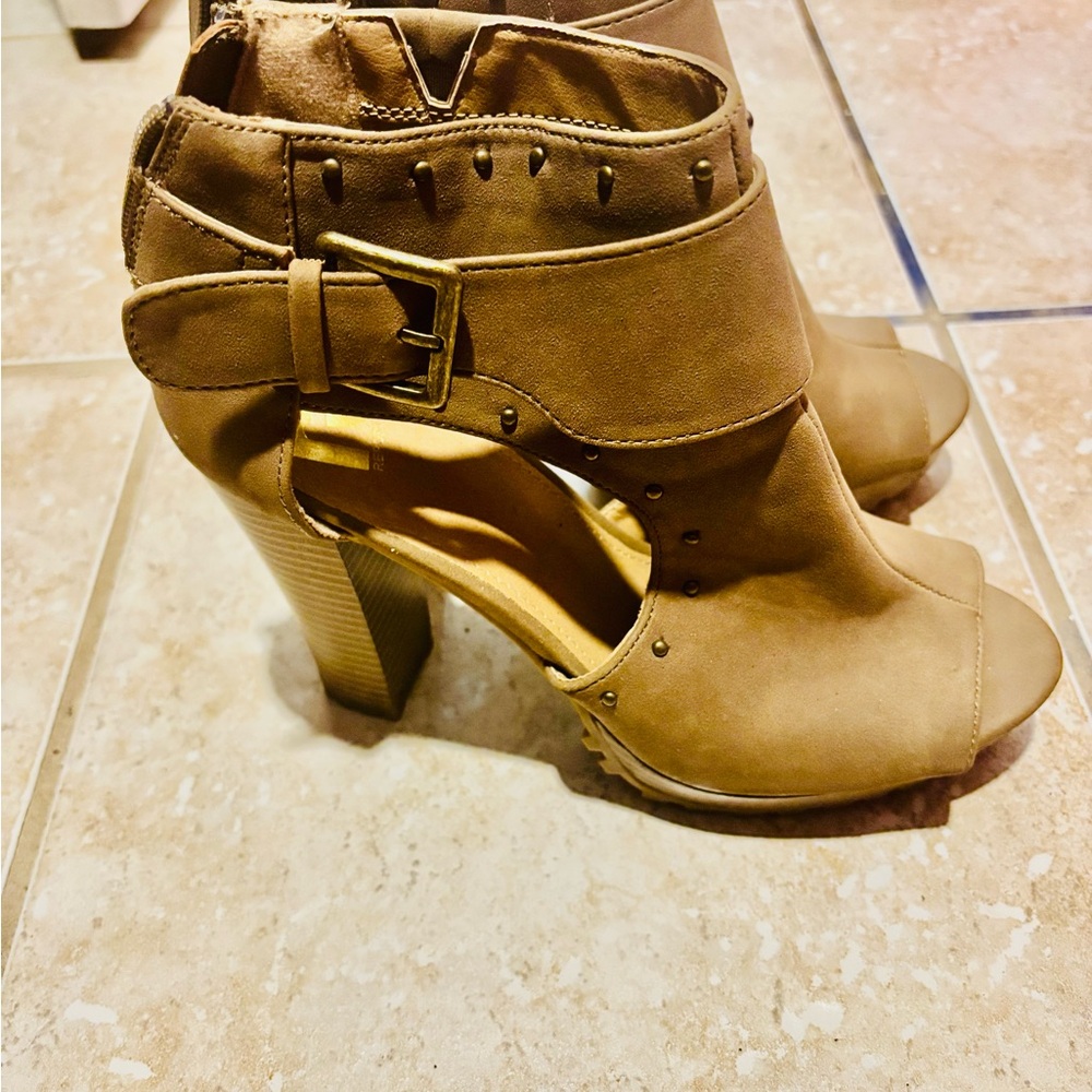 Stylish Tan Peep-Toe Heels